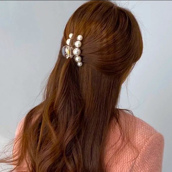 Accessories - Pearl Acrylic Hair Clip Claw